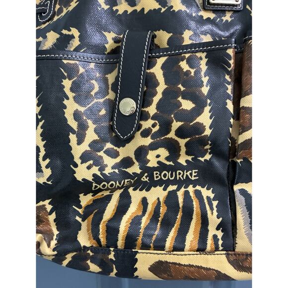 DOONEY & BURKE RAWR ANIMAL PRINT SHOULDER PURSE TOTE BAG SIZE 18L 7W 13 H - Picture 6 of 8